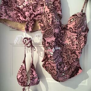 Newport News Pink Floral Bra Set